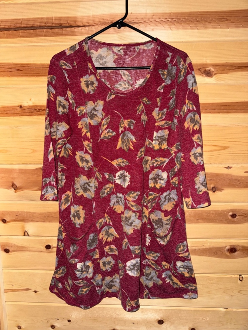 Women's Floral V-Neck Tunic Top - Burgundy
